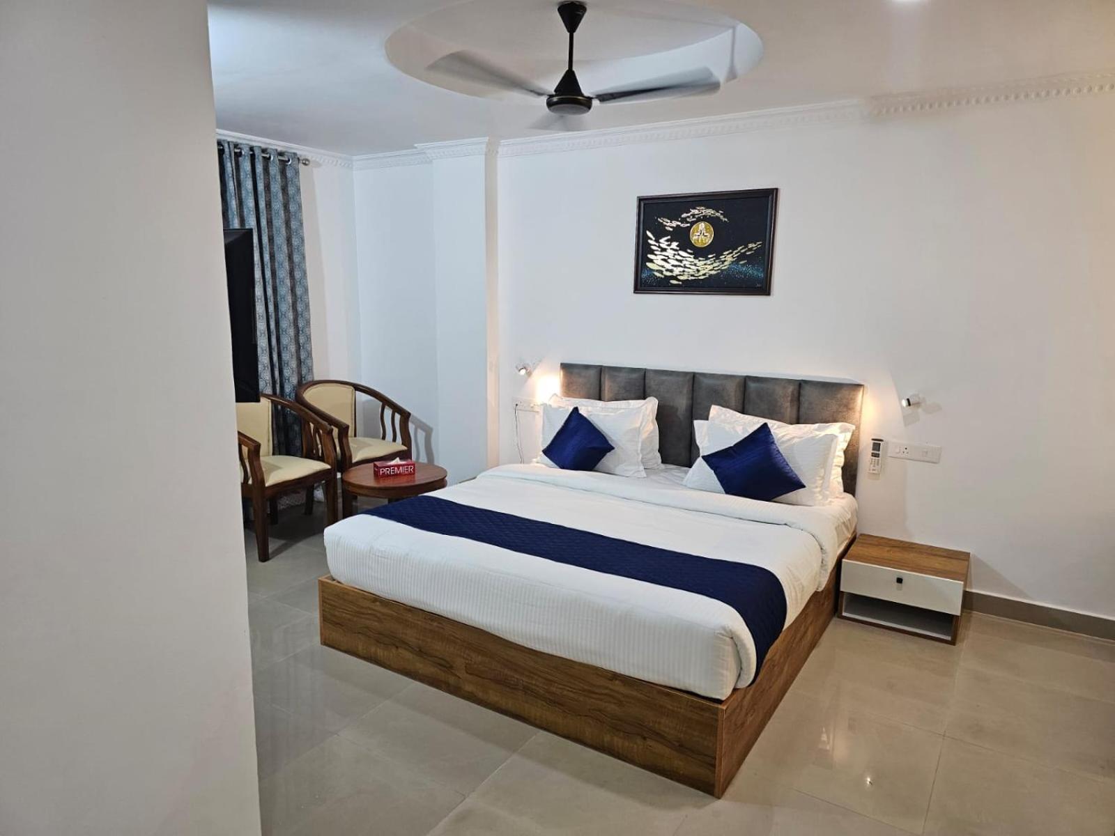 Pearl Residency Ξενοδοχείο Ayoor Εξωτερικό φωτογραφία
